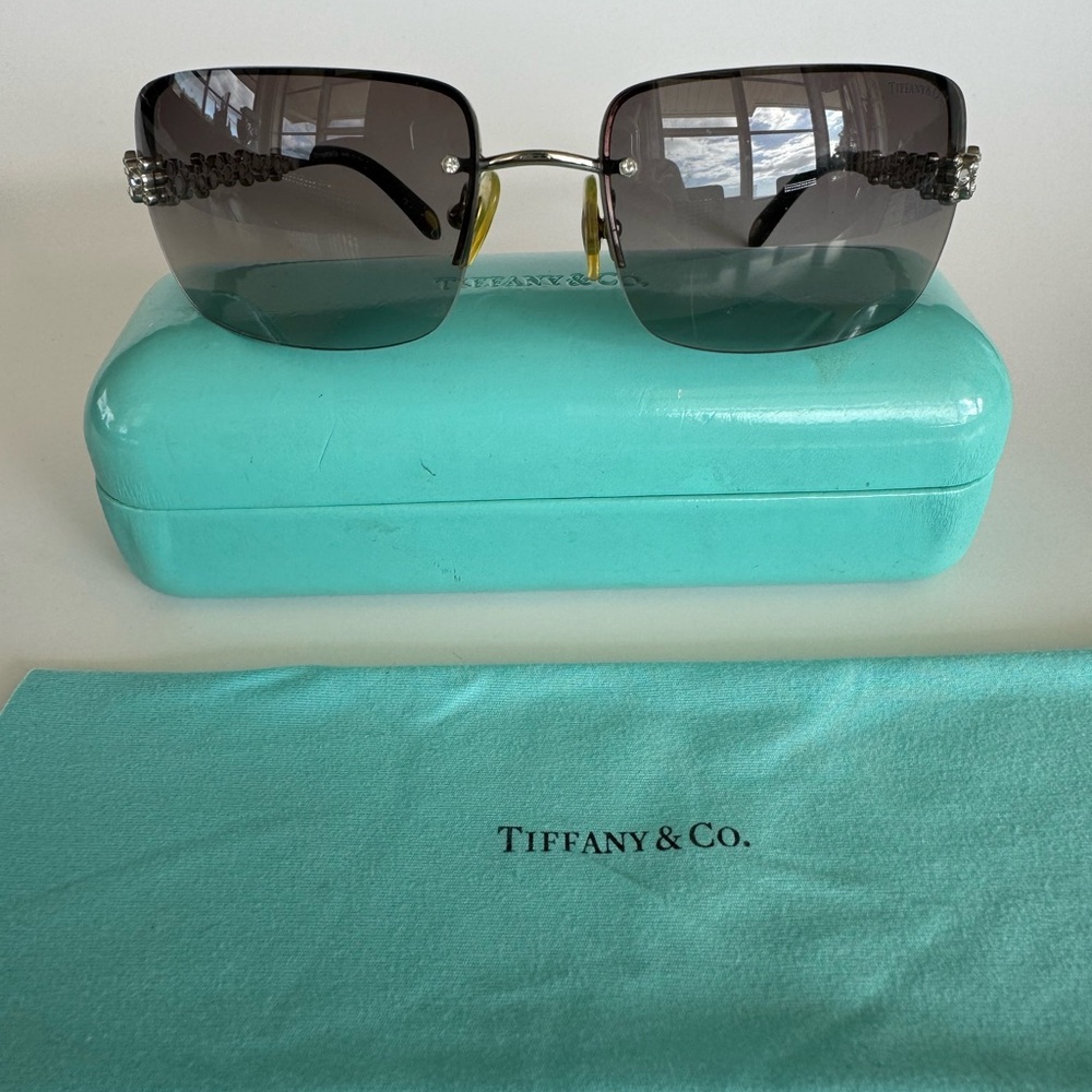 Tiffany sunglassess 2012